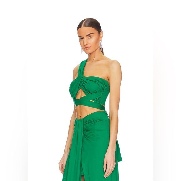 Gorgeous green crop top and long skirt set. - Picture 6 of 7